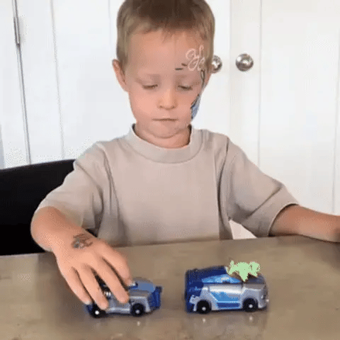 DinoCar 2 en 1 – Coche de Carreras mágnetico que se Transforma en Dinosaurio